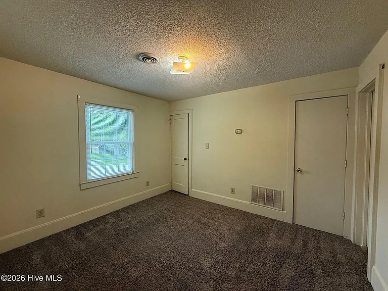 6 Ruth St #B — Photo 4