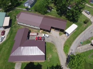 433 Woodland Dr, Nitro, WV 25143