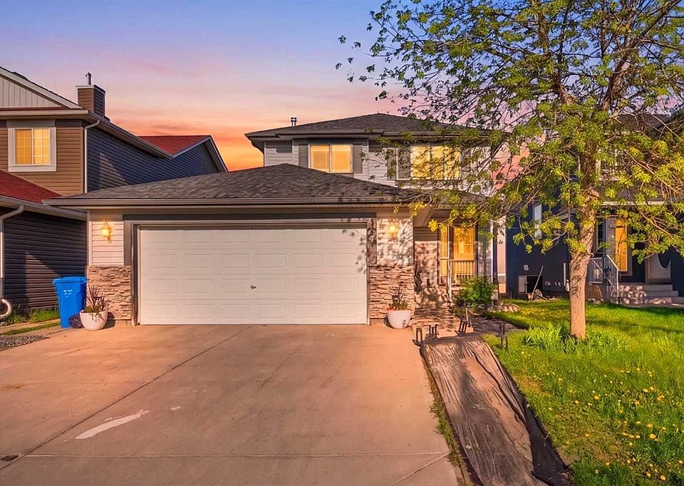 1st image of 101 W Coville Cres NE