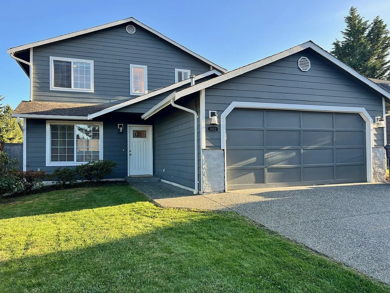 3 bed, 2.5 bath, 1406 sqft, $3,200 — Photo 1