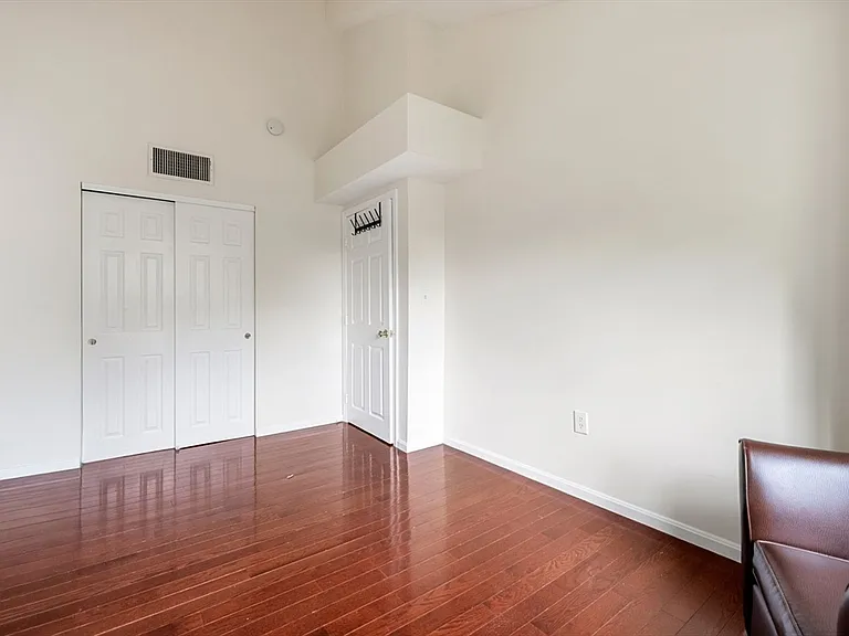 54 Crescent Ave #L — Photo 18
