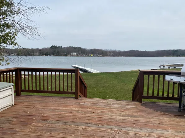 11616 Maywood Dr NE, Sparta, MI 49345