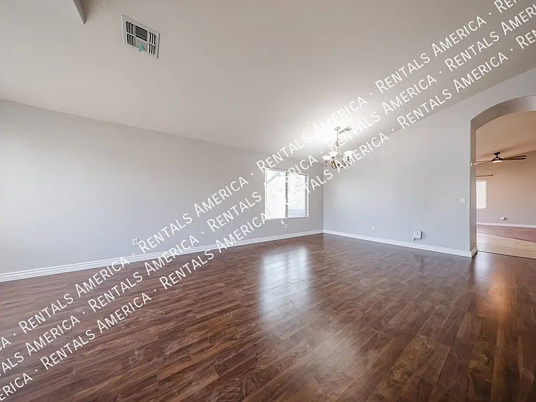 51 W Hereford Dr — Photo 4