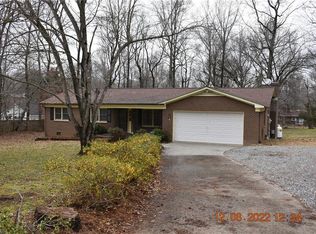 3607 Castleton Rd, Greensboro, NC 27406