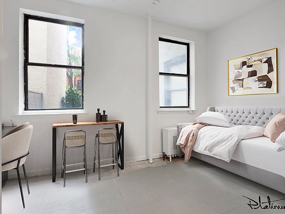 3rd image of 424 E 115th St APT 1B