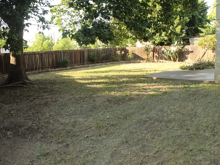 7706 East Pkwy — Photo 35