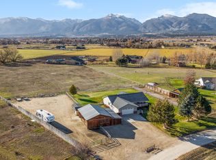 1071 Honey Well Dr, Corvallis, MT 59828
