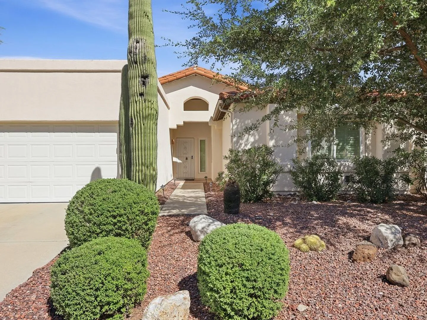 Spacious Oro Valley Home with Flex Room, Arizona Room & Enclosed Backyard — Photo 2