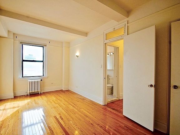 5th image of 639 W 173rd St APT 10D