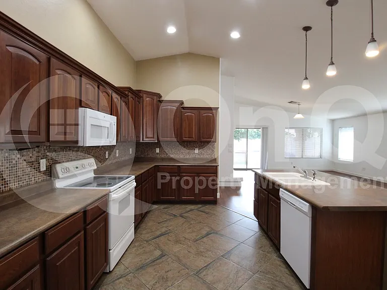 4631 E Buckboard Ct — Photo 6