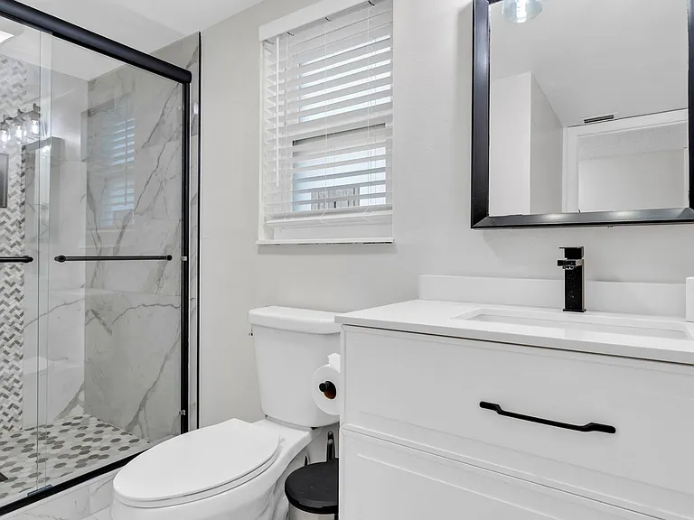 10192 Seminole Island Dr — Photo 24