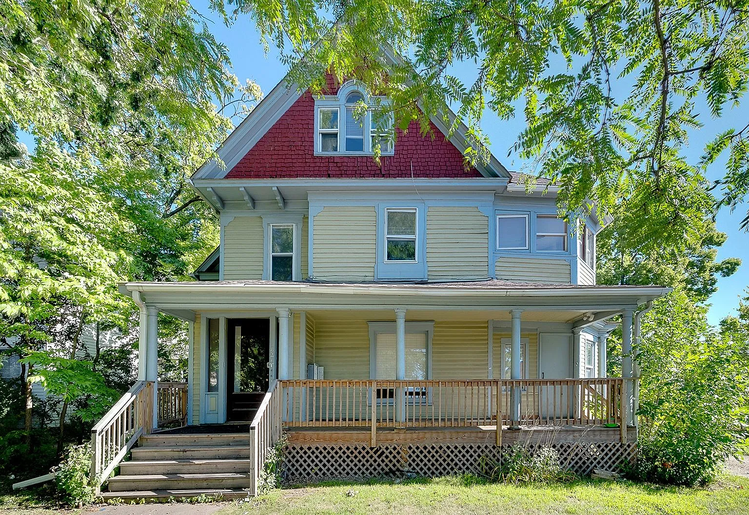 6 bed, $3,000 — Photo 1