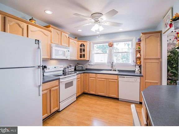 5th image of 2209 Arosa Ln