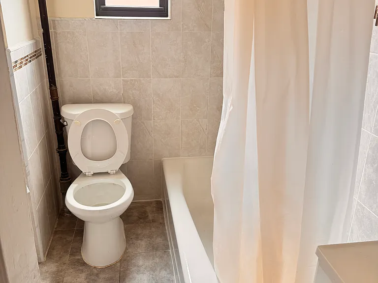 14444 Sanford Ave #4G — Photo 7