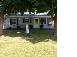 10 Sycamore Dr W, New Hartford, NY 13413
