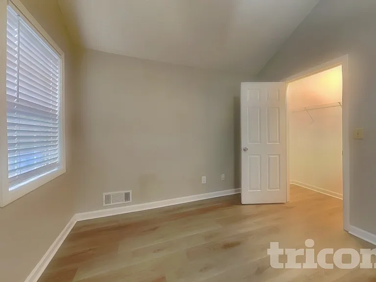 2407 Windridge Dr NE — Photo 7
