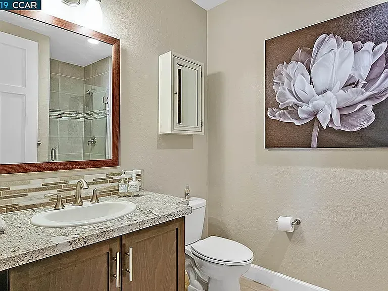 200 Railroad Ave #202 — Photo 14