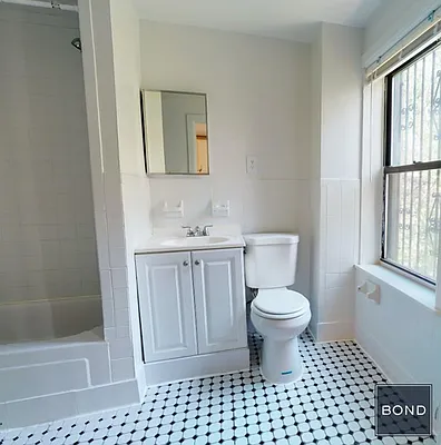 Rented by Bond New York | media 17