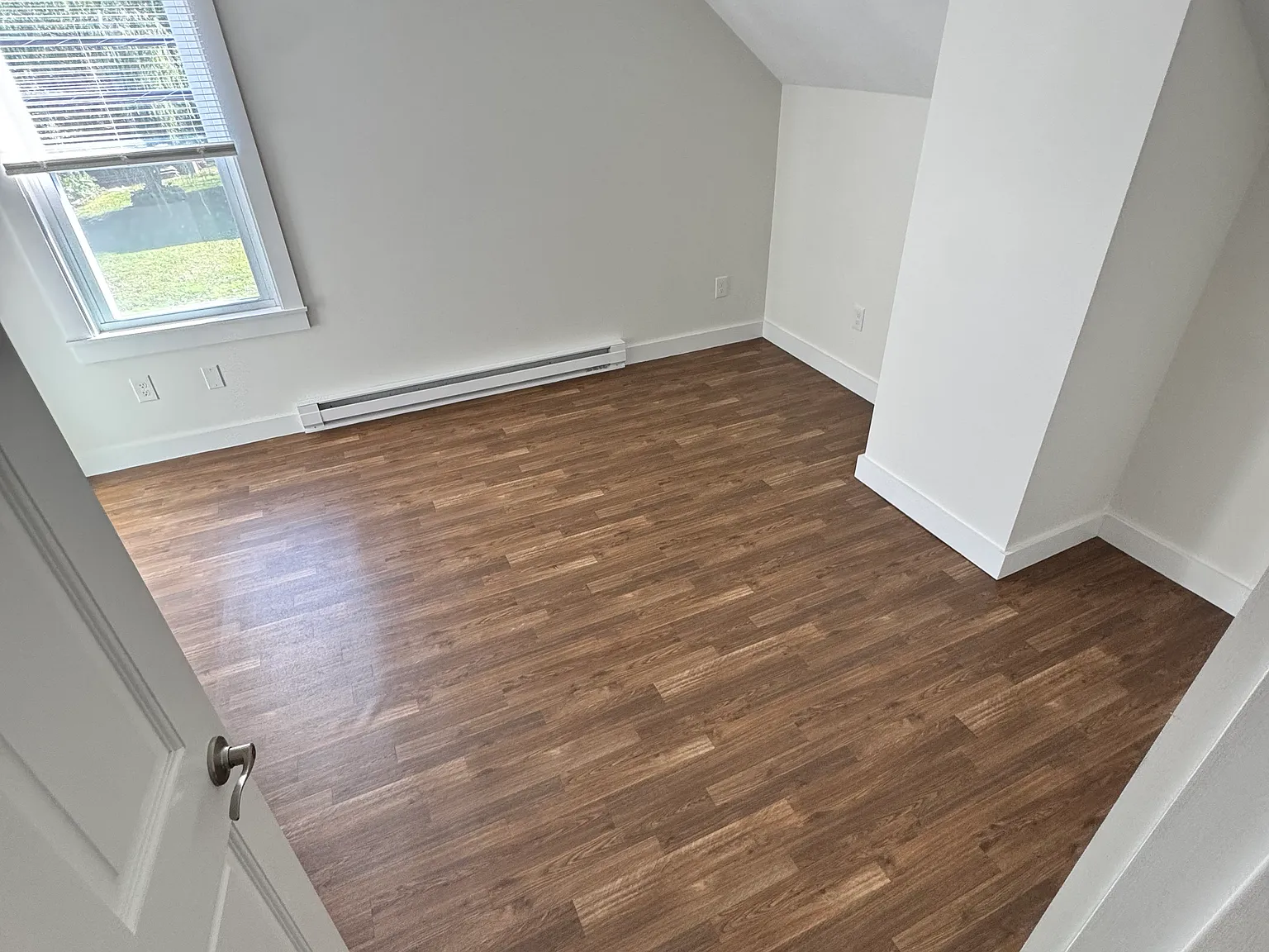 3 bed, 1100 sqft, $1,800 — Photo 2