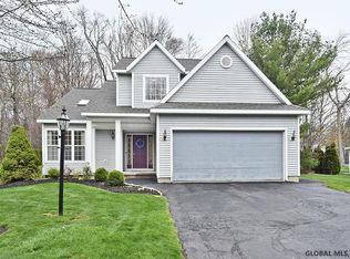 1877 Hexam Rd W, Niskayuna, NY 12309