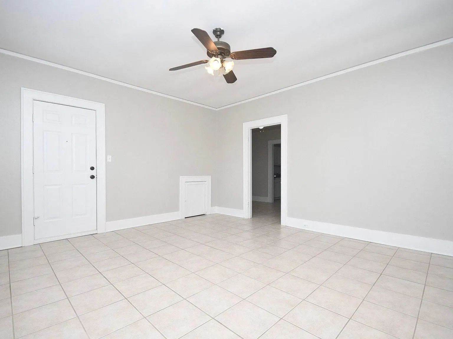 1 bed, 1.0 bath, 720 sqft, $1,300 — Photo 4