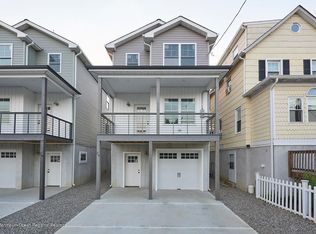 24 Valley St, Highlands, NJ 07732