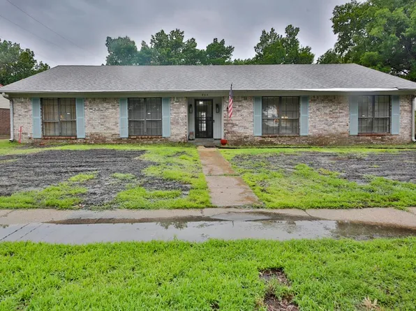 902 Rosewood Dr, West Memphis, AR 72301