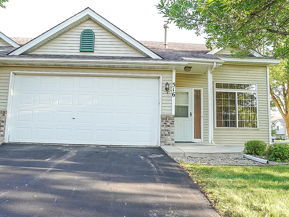 516 Creekside Dr