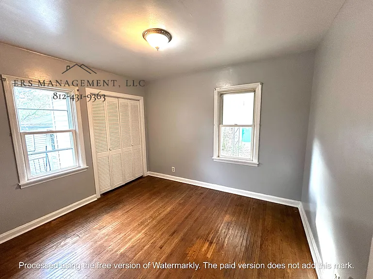 1019 E Columbia St — Photo 4