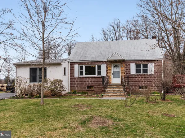 37 Smoketown Rd, Quakertown, PA 18951