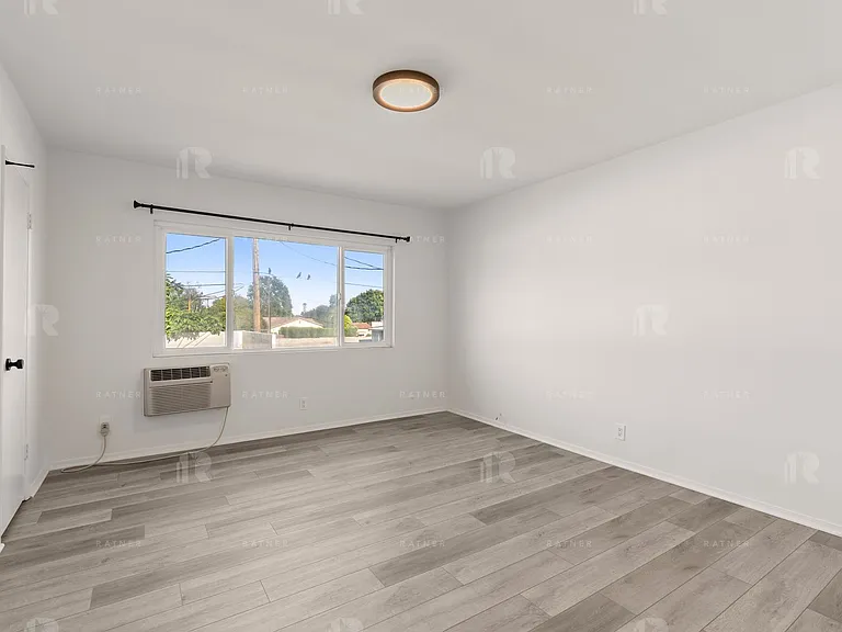(Ar/Jo/Em:B) 350 S. Sierra Madre Blvd — Photo 13