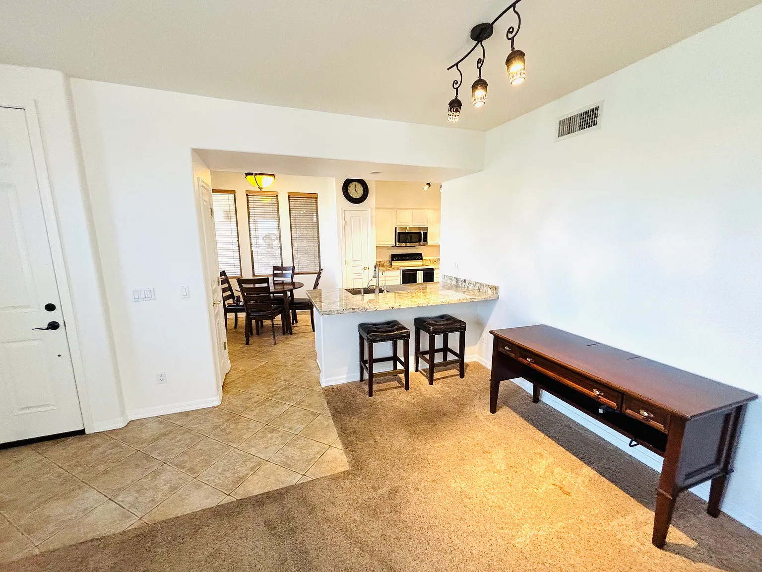 2 bed, 1401 sqft, $2,795 — Photo 3