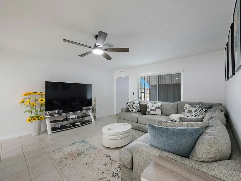 8214 Denise Dr — Photo 4