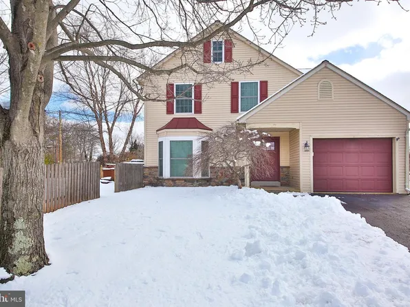 120 Packham Ct, Telford, PA 18969
