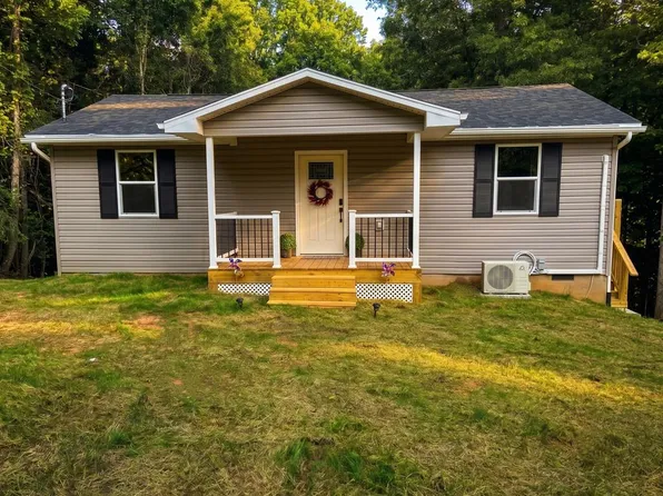102 Holly St, Galax, VA 24333
