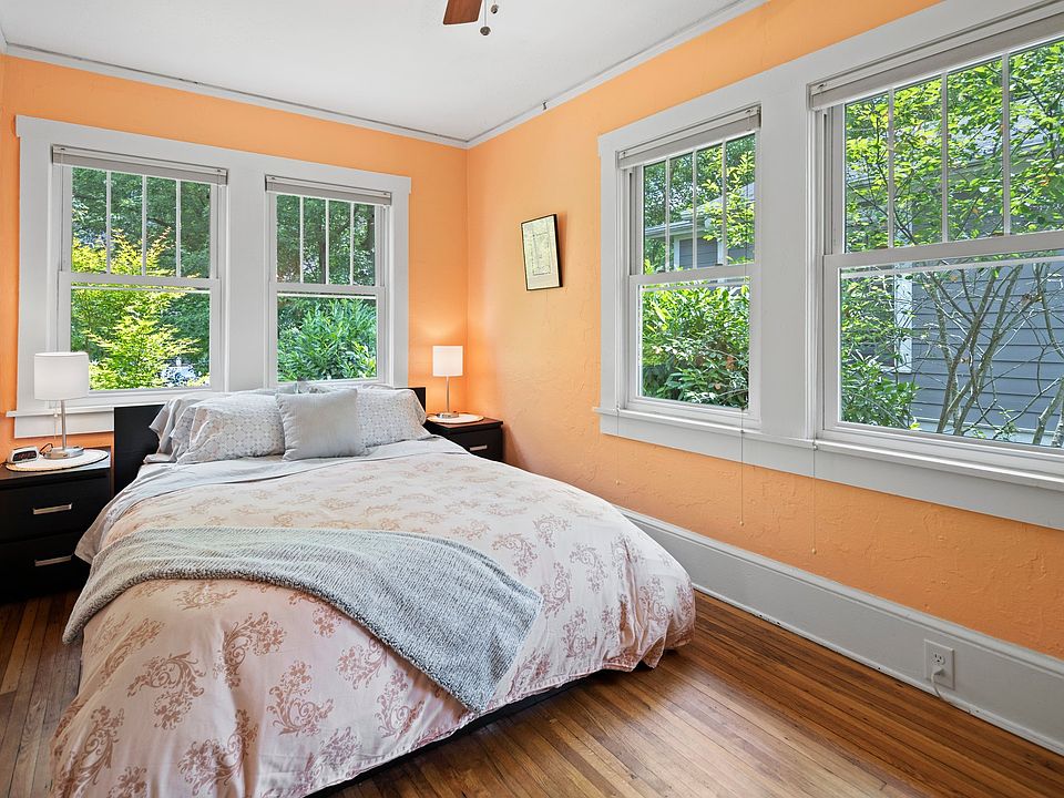 Queen bed
