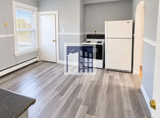 33 Grove St #1R, Woonsocket, RI 02895
