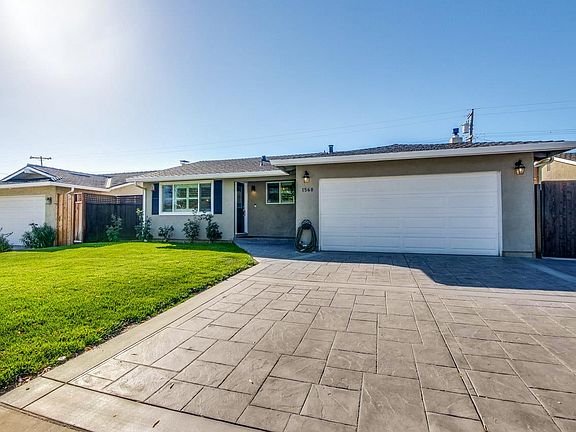 3rd image of 1568 Hallbrook Dr