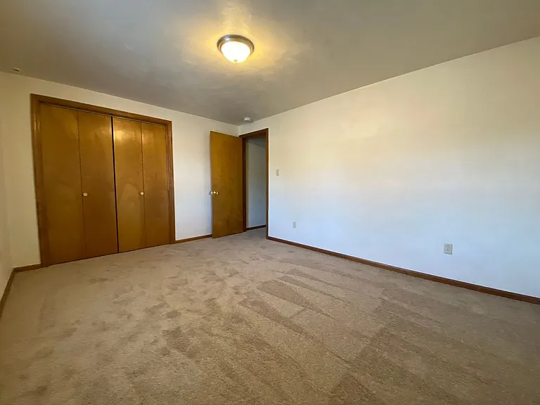 111 Edgewater Vlg #6 — Photo 6