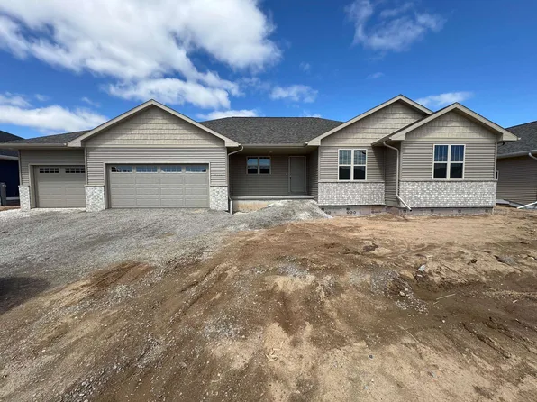 4662 Richard Ln, Green Bay, WI 54313