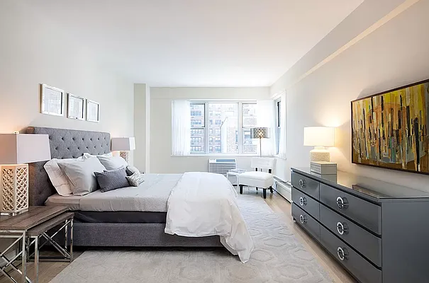 Rented by A&E Real Estate Management | media 14