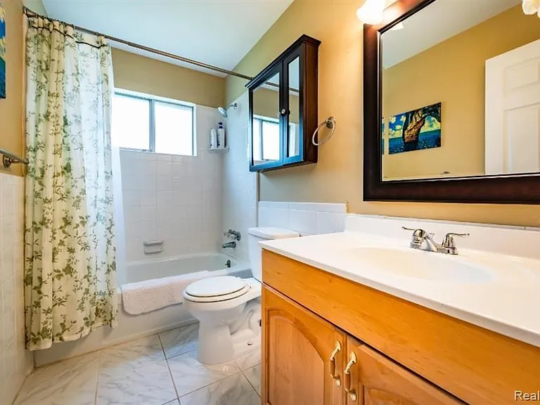 2260 Nixon Rd — Photo 15