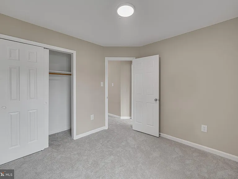 8101 Chelaberry Ct — Photo 25