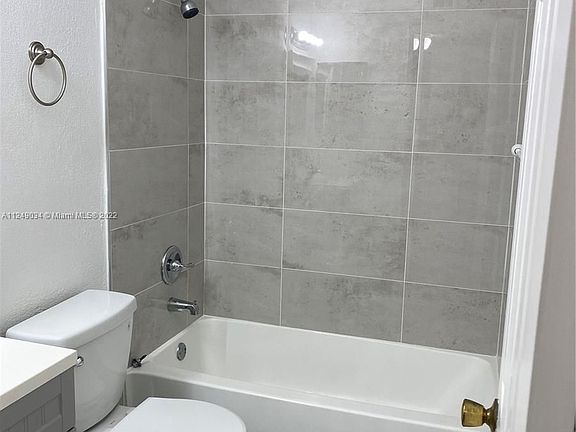 5th image of 9916 Nob Hill Ln #9916