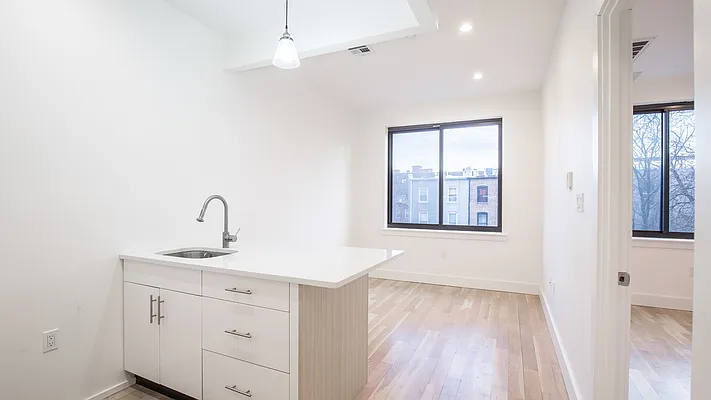 Rented by Nooklyn NYC LLC | media 24
