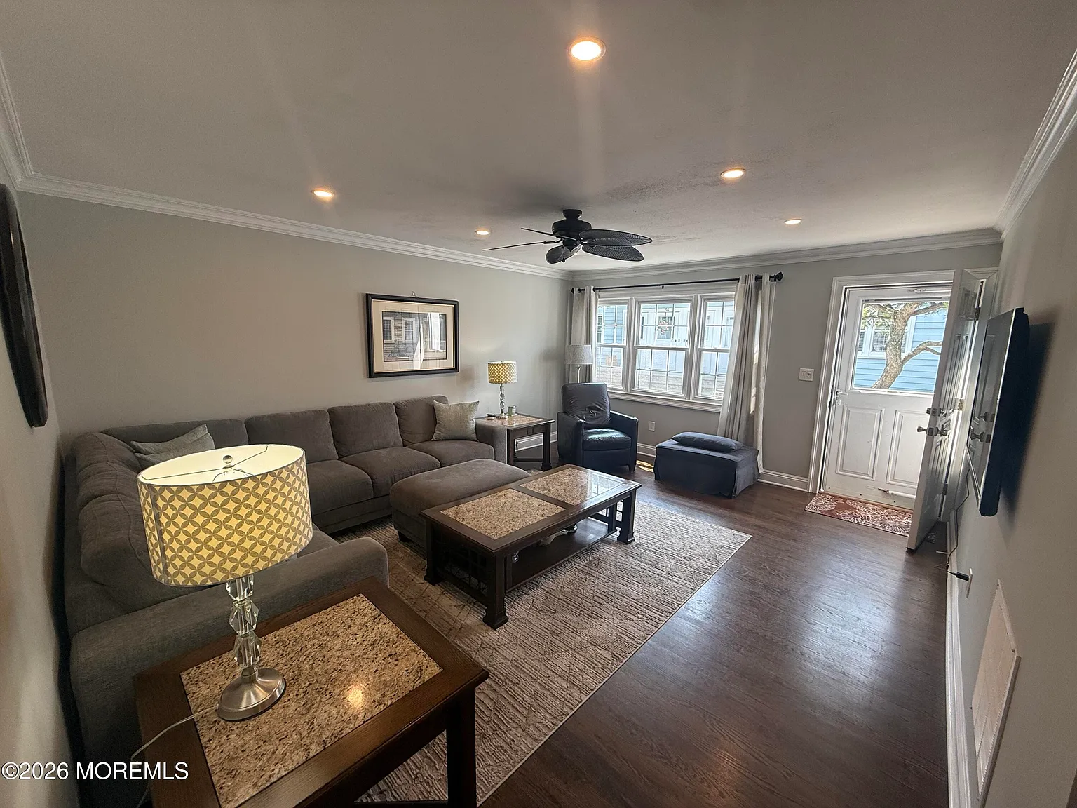 2 bed, 913 sqft, $2,800 — Photo 3