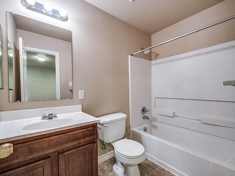 7826 Kingsbury Way — Photo 25