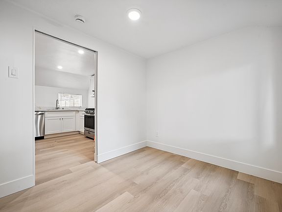 2nd image of 2293 Guerneville Rd #B