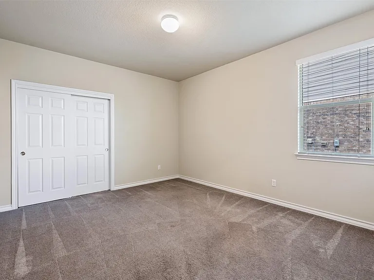 4004 Harbor Point Dr — Photo 28