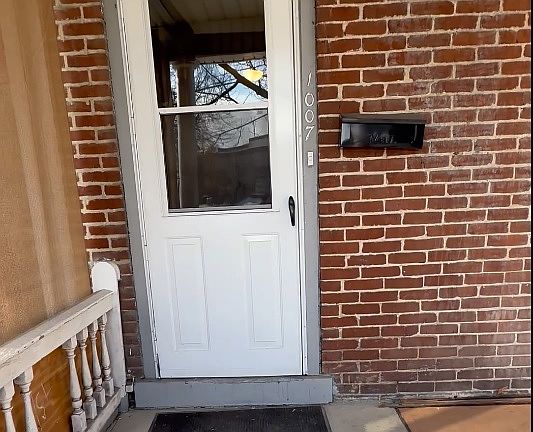 2nd image of 1007 Main St